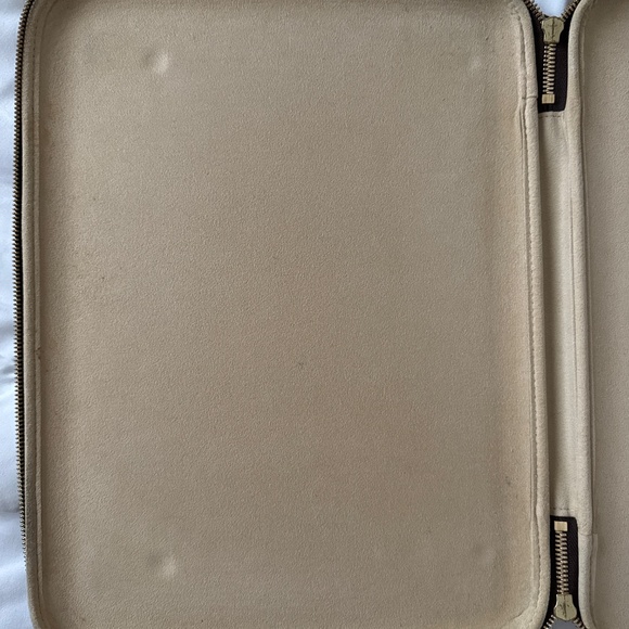 Louis Vuitton Laptop Cover - Picture 3 of 7